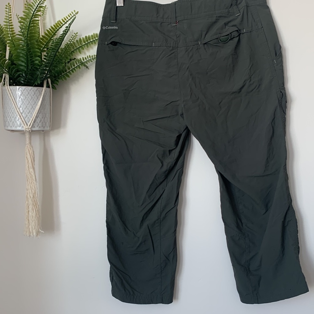 Columbia Omni Shade Army Green Cargo Capri Hiking Pan… Gem
